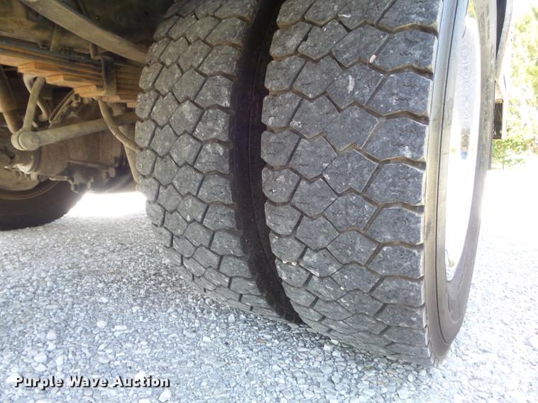 image for item DC7309 2005 Ford F550 Super Duty XL Crew Cab utility truck with crane