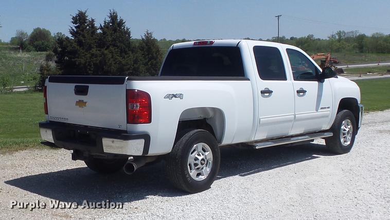 image for item DC7310 2014 Chevrolet Silverado 2500HD LT Crew Cab pickup truck