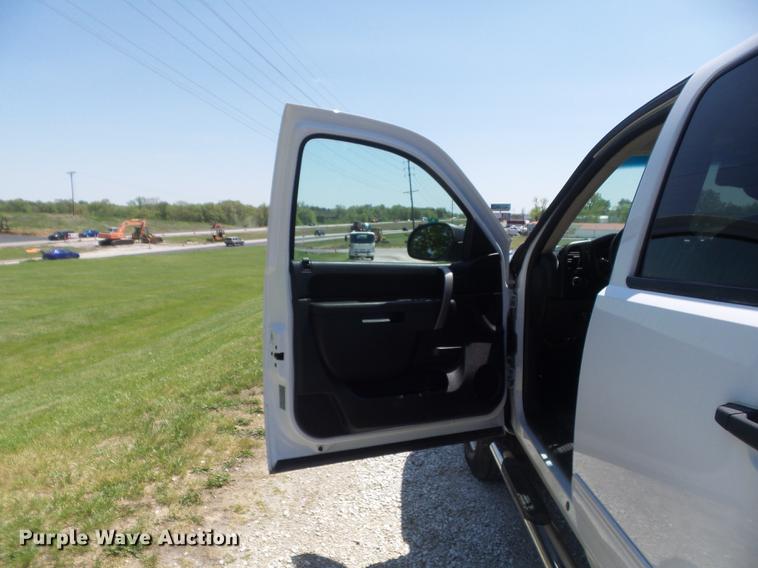 image for item DC7310 2014 Chevrolet Silverado 2500HD LT Crew Cab pickup truck