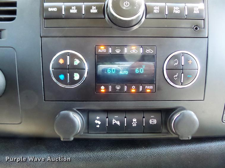 image for item DC7310 2014 Chevrolet Silverado 2500HD LT Crew Cab pickup truck