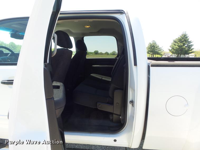 image for item DC7310 2014 Chevrolet Silverado 2500HD LT Crew Cab pickup truck