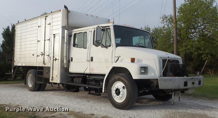 image for item DC7312 1999 Freightliner FL70 Crew Cab box truck