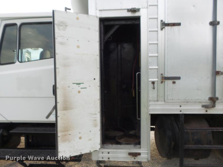 image for item DC7312 1999 Freightliner FL70 Crew Cab box truck