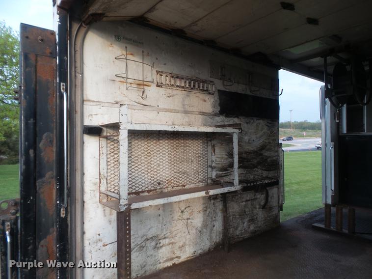 image for item DC7312 1999 Freightliner FL70 Crew Cab box truck