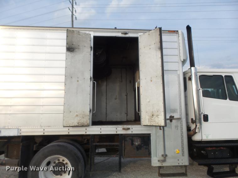 image for item DC7312 1999 Freightliner FL70 Crew Cab box truck