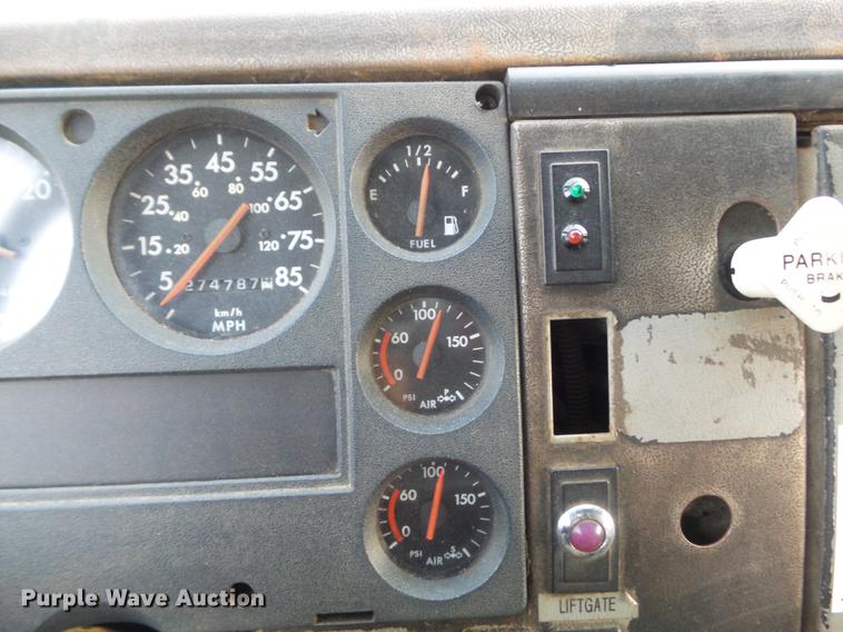 image for item DC7312 1999 Freightliner FL70 Crew Cab box truck
