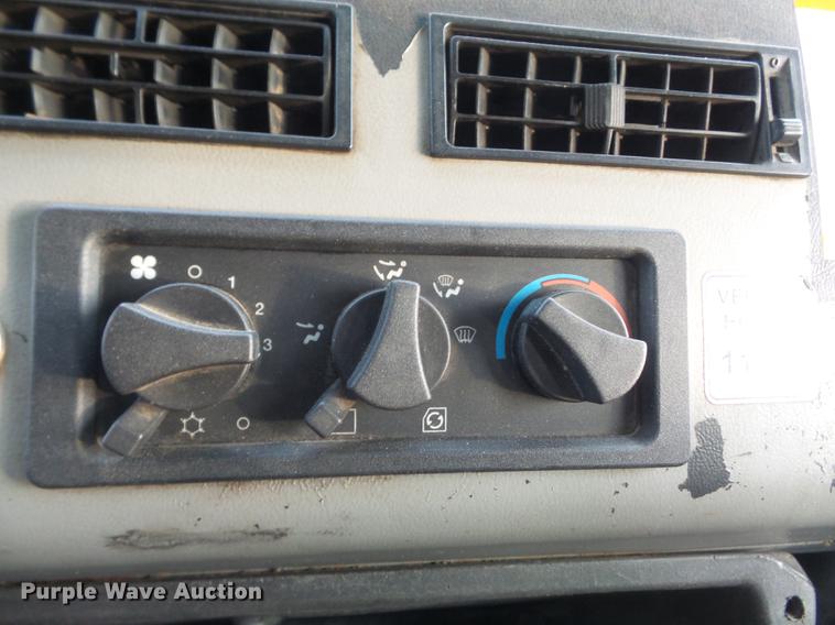 image for item DC7312 1999 Freightliner FL70 Crew Cab box truck