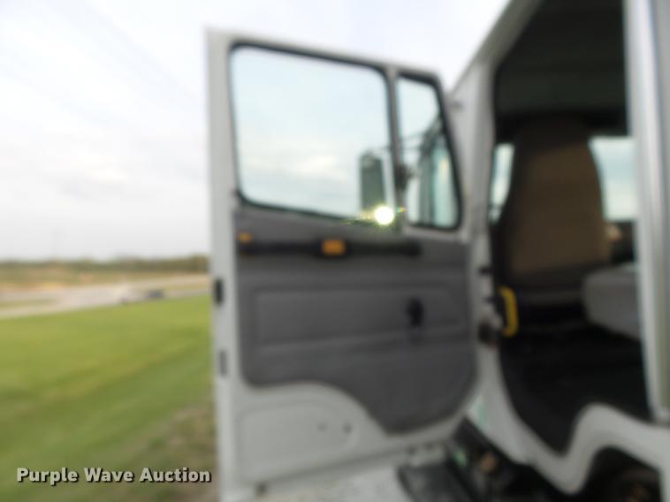 image for item DC7312 1999 Freightliner FL70 Crew Cab box truck