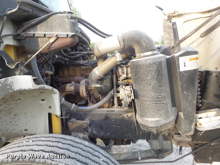 image for item DC7312 1999 Freightliner FL70 Crew Cab box truck