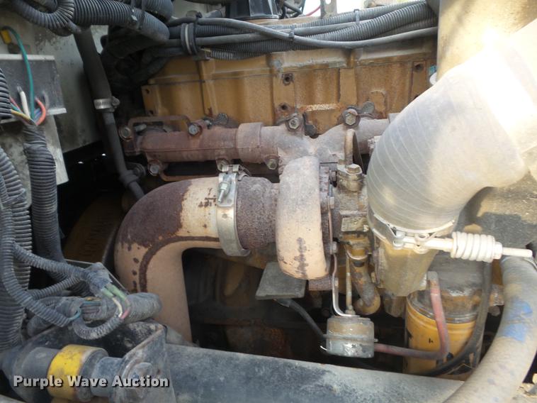 image for item DC7312 1999 Freightliner FL70 Crew Cab box truck