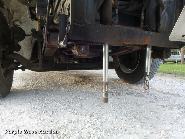 image for item DC7312 1999 Freightliner FL70 Crew Cab box truck