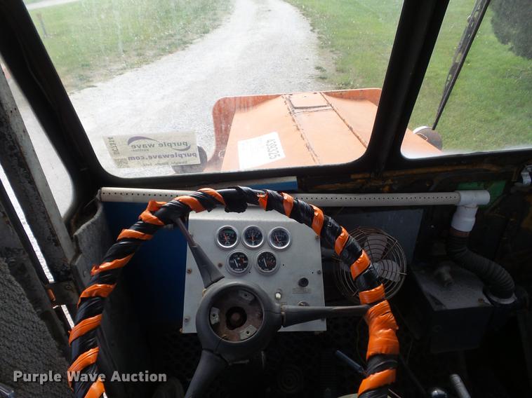 image for item DC7314 United Tractor SM80 Shop Mule aircraft tug