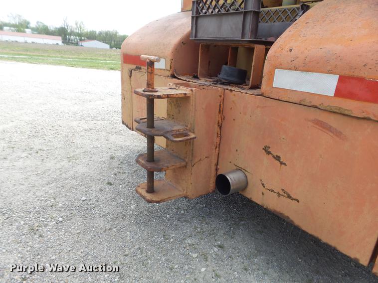 image for item DC7314 United Tractor SM80 Shop Mule aircraft tug