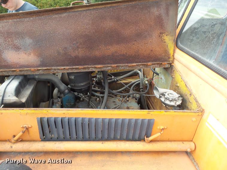 image for item DC7314 United Tractor SM80 Shop Mule aircraft tug