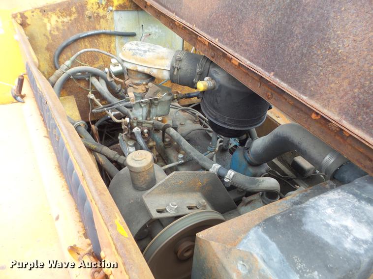 image for item DC7314 United Tractor SM80 Shop Mule aircraft tug