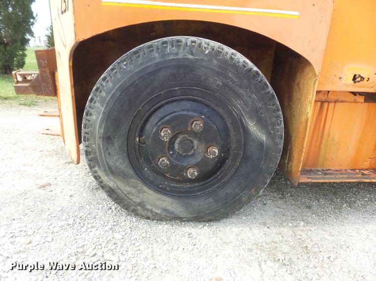 image for item DC7314 United Tractor SM80 Shop Mule aircraft tug