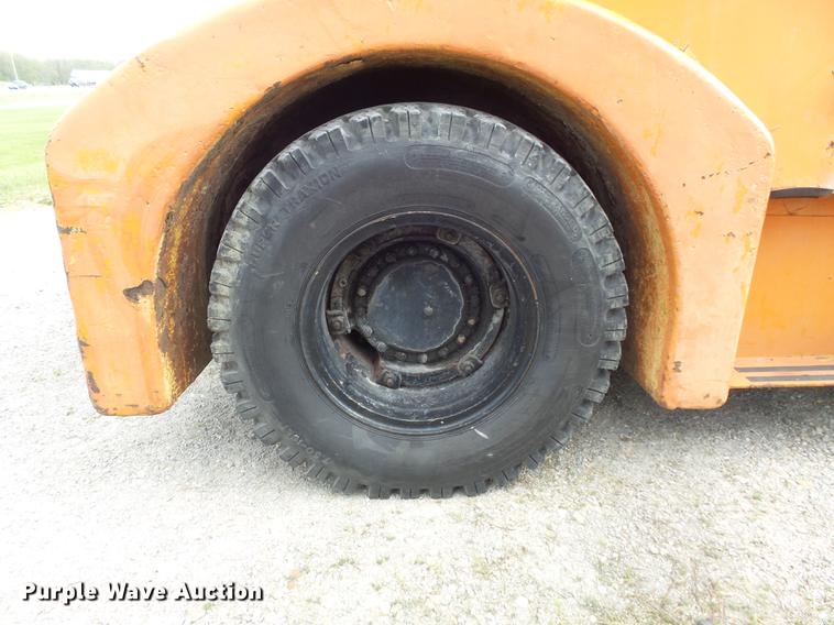 image for item DC7314 United Tractor SM80 Shop Mule aircraft tug