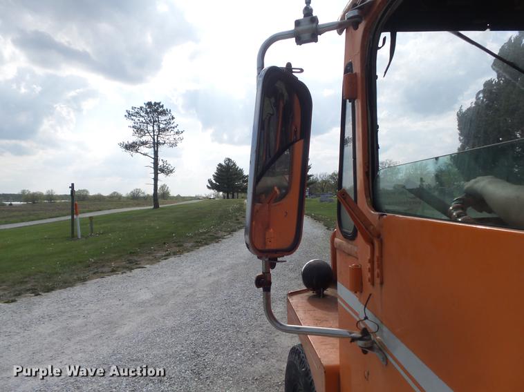 image for item DC7314 United Tractor SM80 Shop Mule aircraft tug