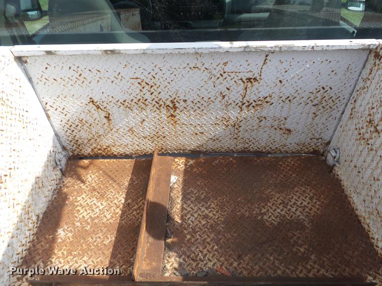 image for item DC7315 2006 Ford F450 Super Duty XL utility truck with crane