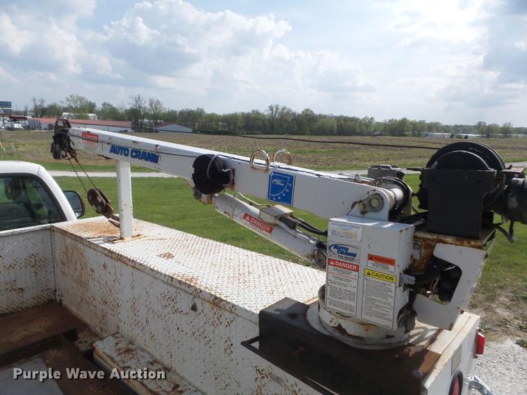 image for item DC7315 2006 Ford F450 Super Duty XL utility truck with crane