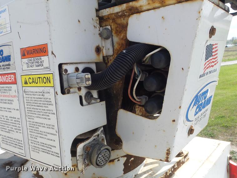 image for item DC7315 2006 Ford F450 Super Duty XL utility truck with crane