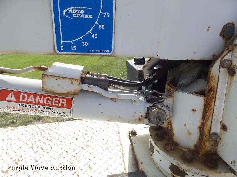 image for item DC7315 2006 Ford F450 Super Duty XL utility truck with crane