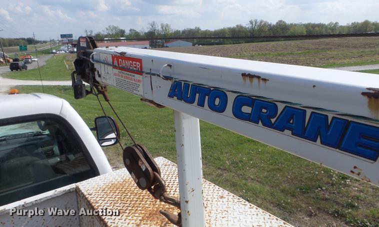 image for item DC7315 2006 Ford F450 Super Duty XL utility truck with crane