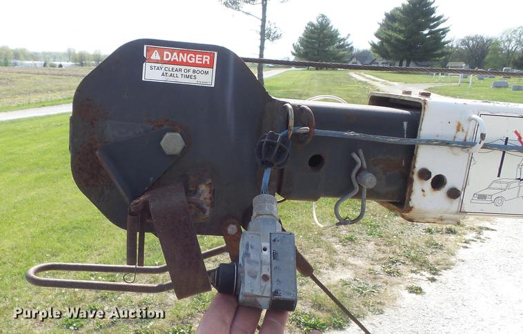 image for item DC7315 2006 Ford F450 Super Duty XL utility truck with crane