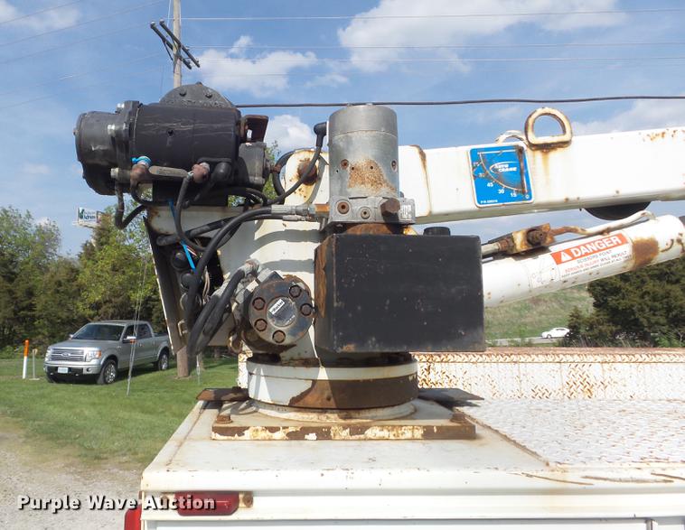 image for item DC7315 2006 Ford F450 Super Duty XL utility truck with crane