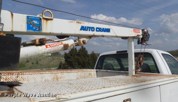 image for item DC7315 2006 Ford F450 Super Duty XL utility truck with crane