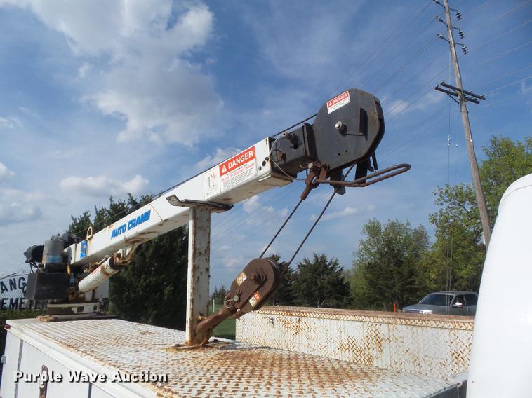 image for item DC7315 2006 Ford F450 Super Duty XL utility truck with crane