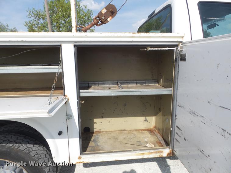 image for item DC7315 2006 Ford F450 Super Duty XL utility truck with crane