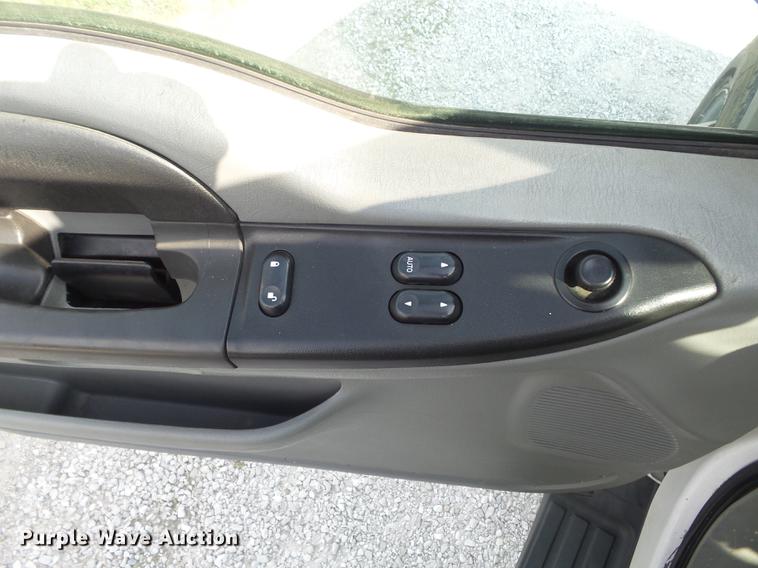 image for item DC7315 2006 Ford F450 Super Duty XL utility truck with crane