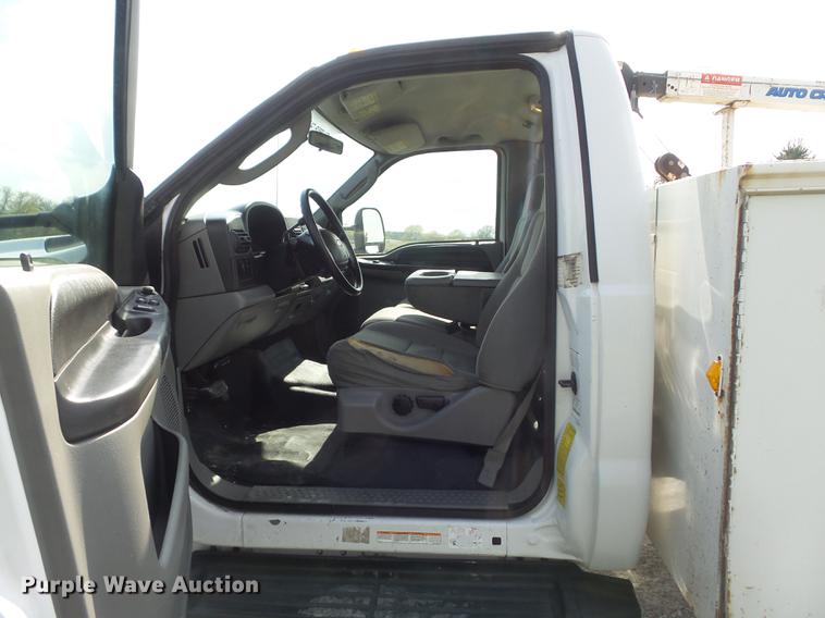 image for item DC7315 2006 Ford F450 Super Duty XL utility truck with crane