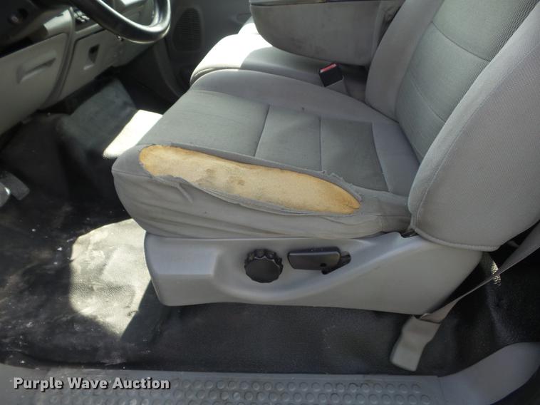 image for item DC7315 2006 Ford F450 Super Duty XL utility truck with crane