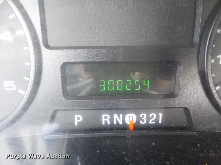 image for item DC7315 2006 Ford F450 Super Duty XL utility truck with crane