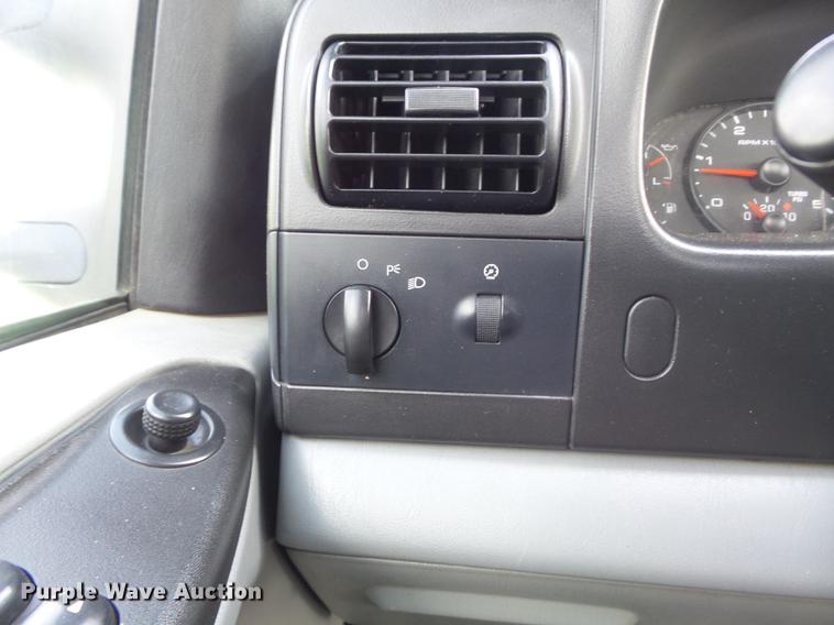 image for item DC7315 2006 Ford F450 Super Duty XL utility truck with crane