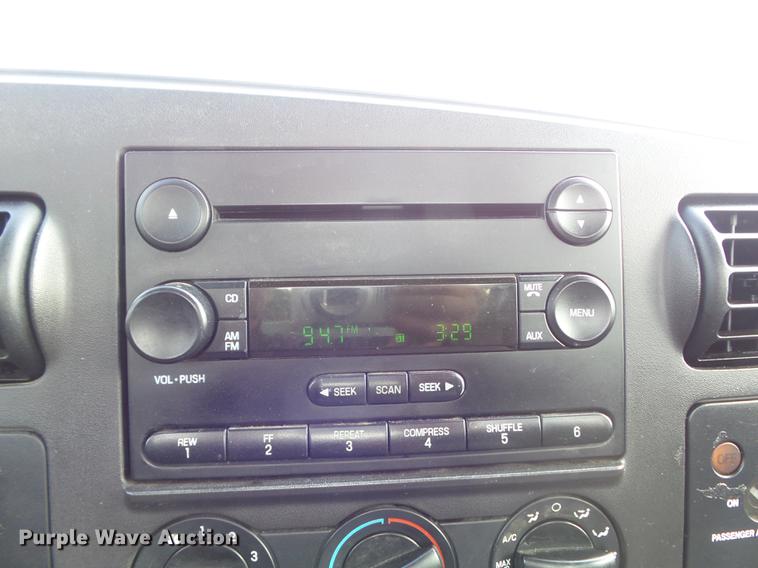 image for item DC7315 2006 Ford F450 Super Duty XL utility truck with crane