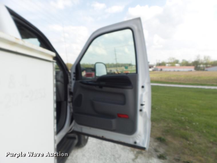 image for item DC7315 2006 Ford F450 Super Duty XL utility truck with crane