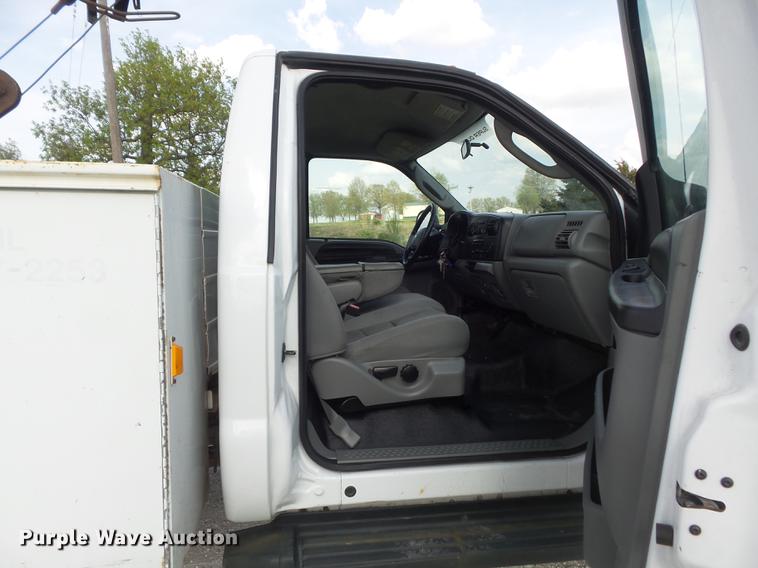 image for item DC7315 2006 Ford F450 Super Duty XL utility truck with crane