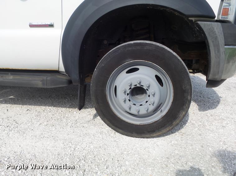 image for item DC7315 2006 Ford F450 Super Duty XL utility truck with crane