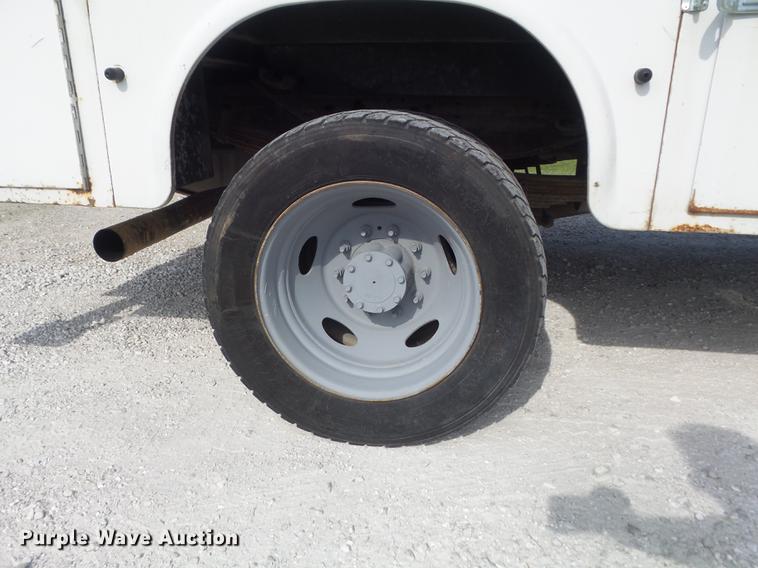 image for item DC7315 2006 Ford F450 Super Duty XL utility truck with crane