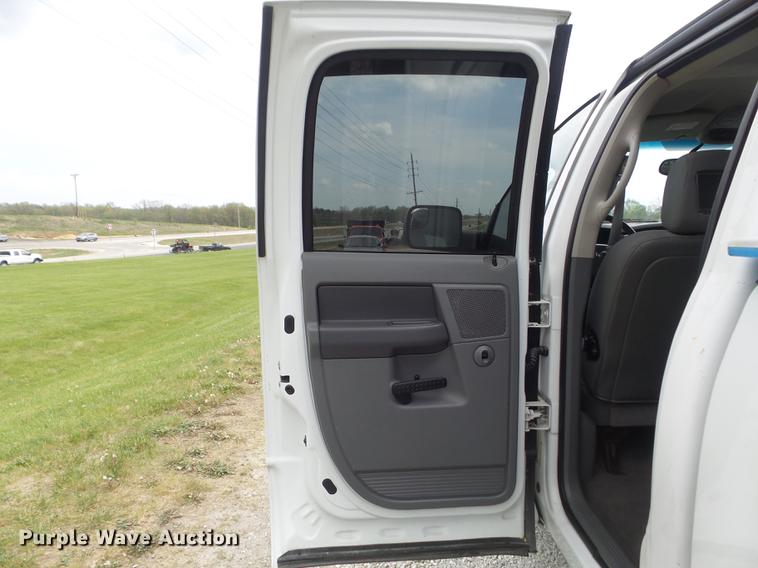 image for item DC7317 2007 Dodge Ram 3500HD SLT Quad Cab pickup truck