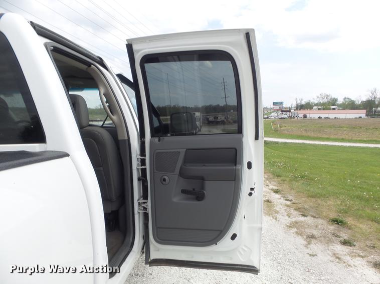 image for item DC7317 2007 Dodge Ram 3500HD SLT Quad Cab pickup truck