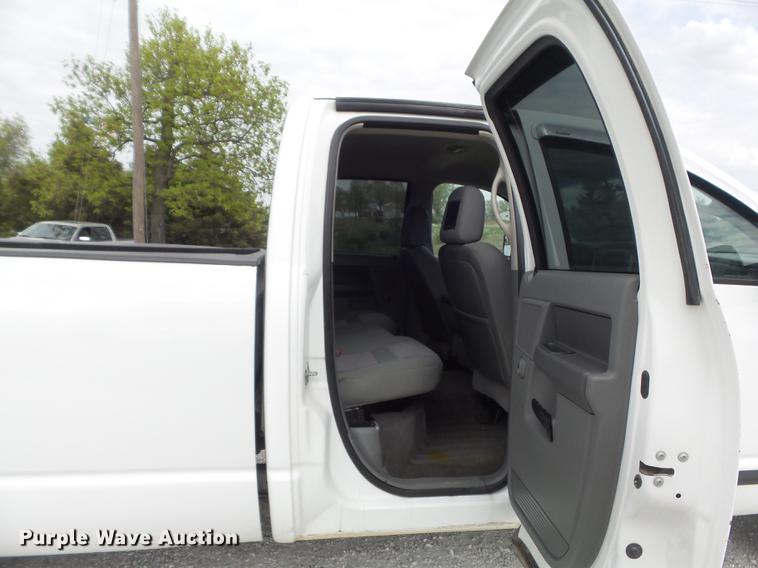 image for item DC7317 2007 Dodge Ram 3500HD SLT Quad Cab pickup truck