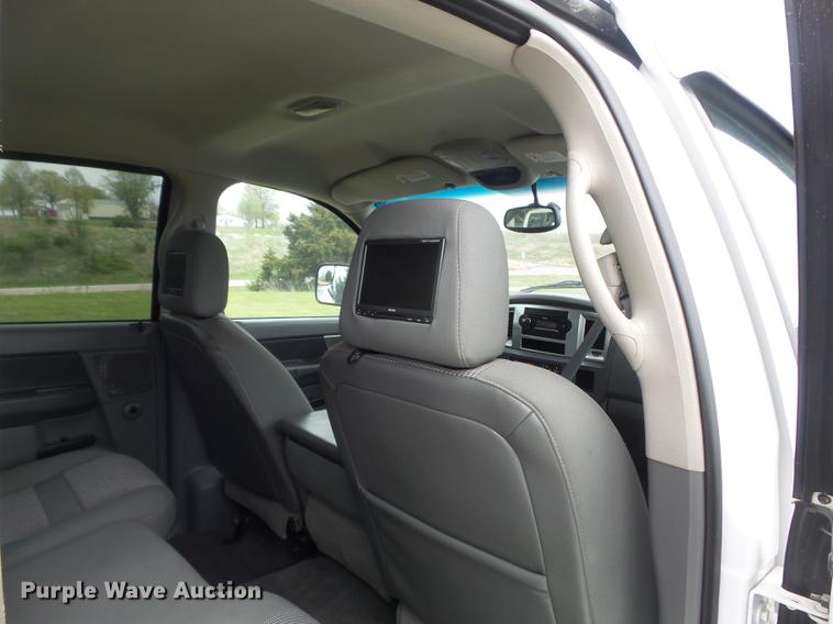 image for item DC7317 2007 Dodge Ram 3500HD SLT Quad Cab pickup truck