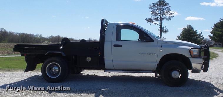 image for item DC7323 2006 Dodge Ram 3500 bale bed pickup truck