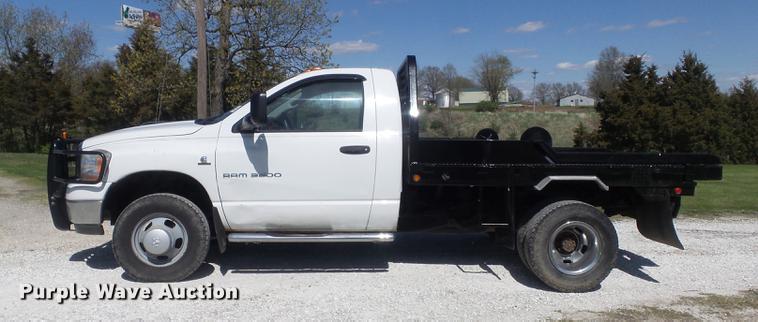 image for item DC7323 2006 Dodge Ram 3500 bale bed pickup truck