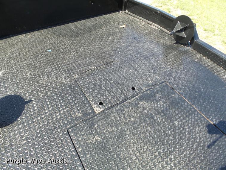 image for item DC7323 2006 Dodge Ram 3500 bale bed pickup truck