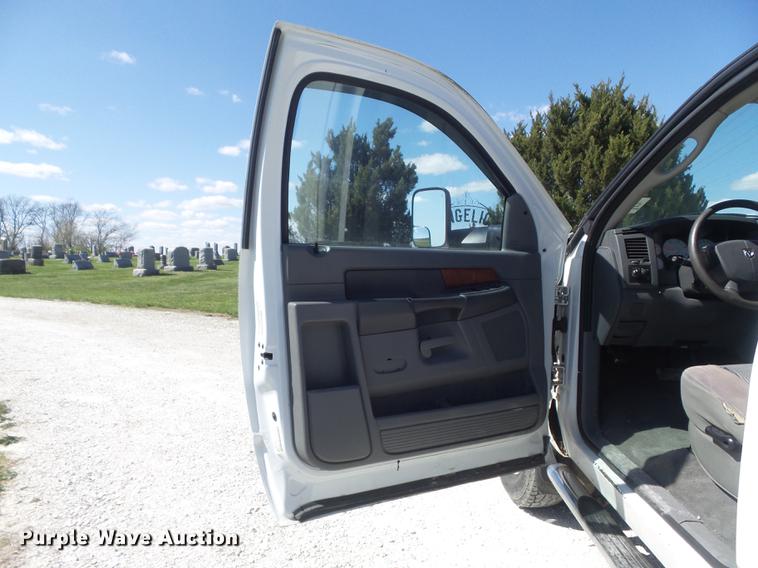 image for item DC7323 2006 Dodge Ram 3500 bale bed pickup truck